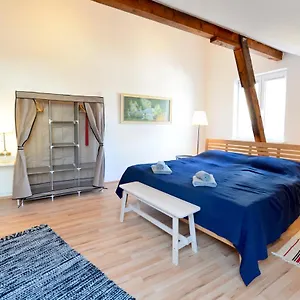 House With Courtyard & Parking Close To Stadtpark Vienna