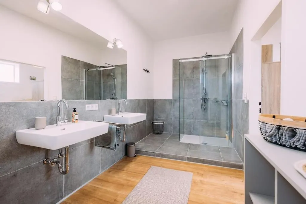 Cozy Bungalow Inklusive Free Parking فيينا 0*,